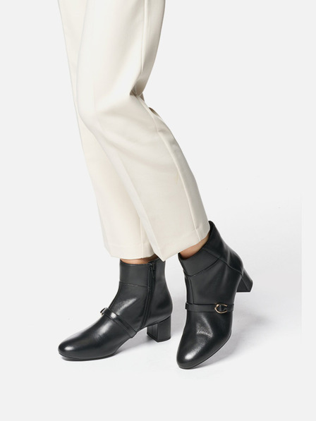 Geox Crne ženske gležnjače Geox Pheby 50