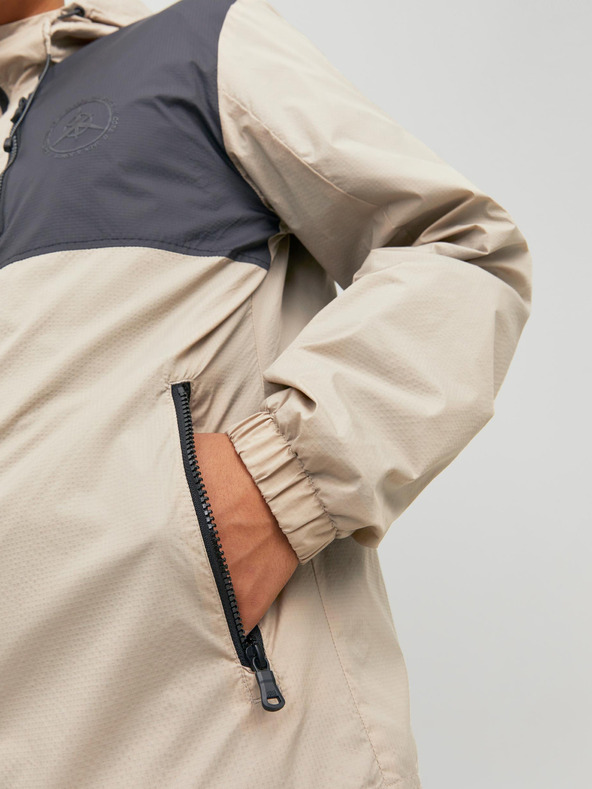 Jack & Jones Jack & Jones Filo muška lagana jakna s kapuljačom u krem ​​boji