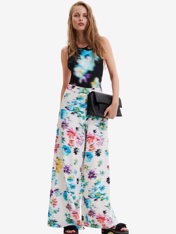 Desigual Bijele ženske hlače na cvjetić Desigual Daniela