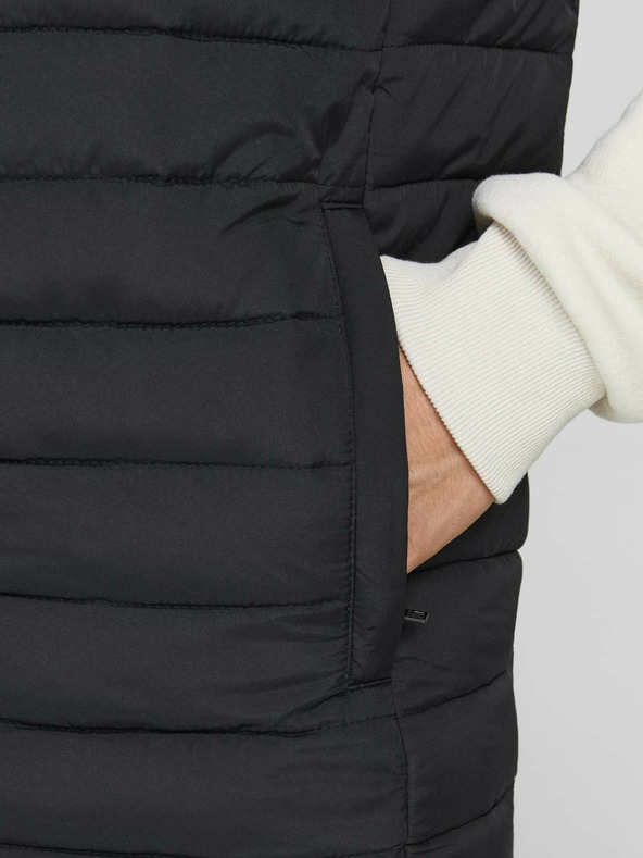 Jack & Jones Crni prošiveni prsluk Jack & Jones