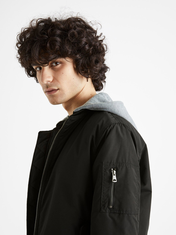 Celio Crna muška bomber jakna s kapuljačom marke Celio Cujameshoo