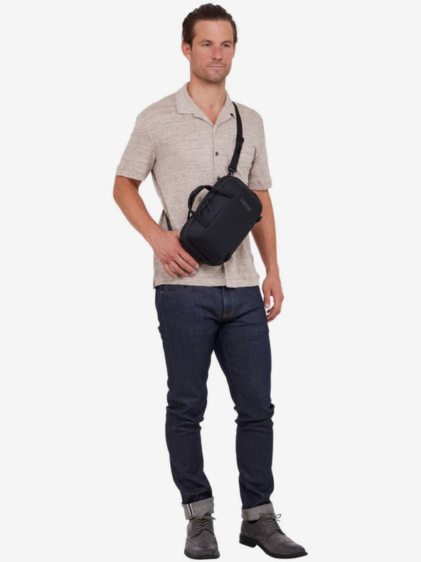 Thule Crna torba za rame Thule Subterra 2 5 l