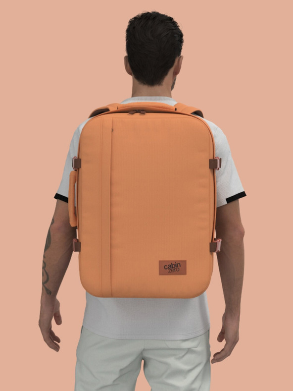 CabinZero Smeđi ženski ruksak CabinZero Classic 44L Gobi sands