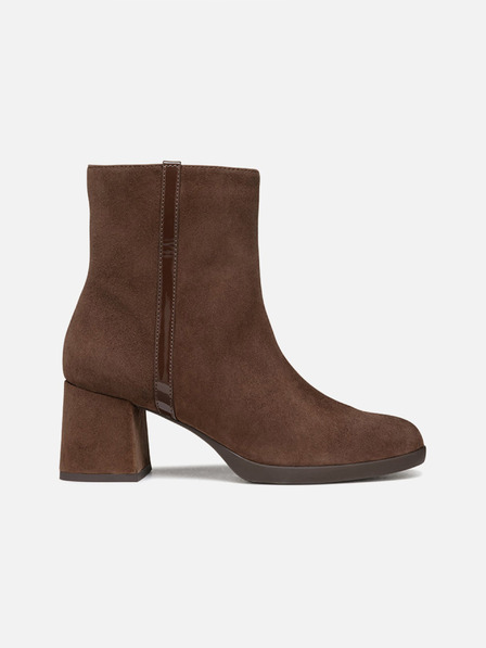 Geox Ženske tamno smeđe gležnjače Geox Walk Pleasure 55