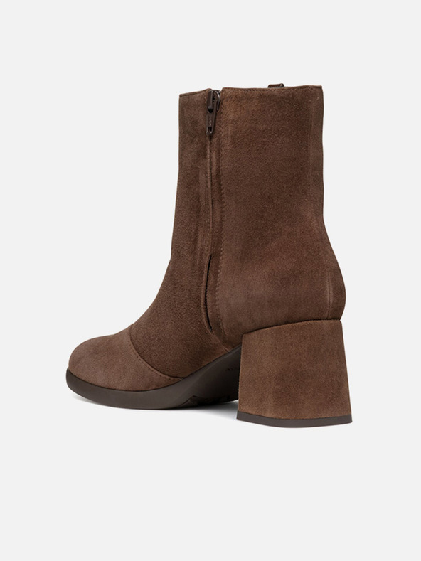 Geox Ženske tamno smeđe gležnjače Geox Walk Pleasure 55