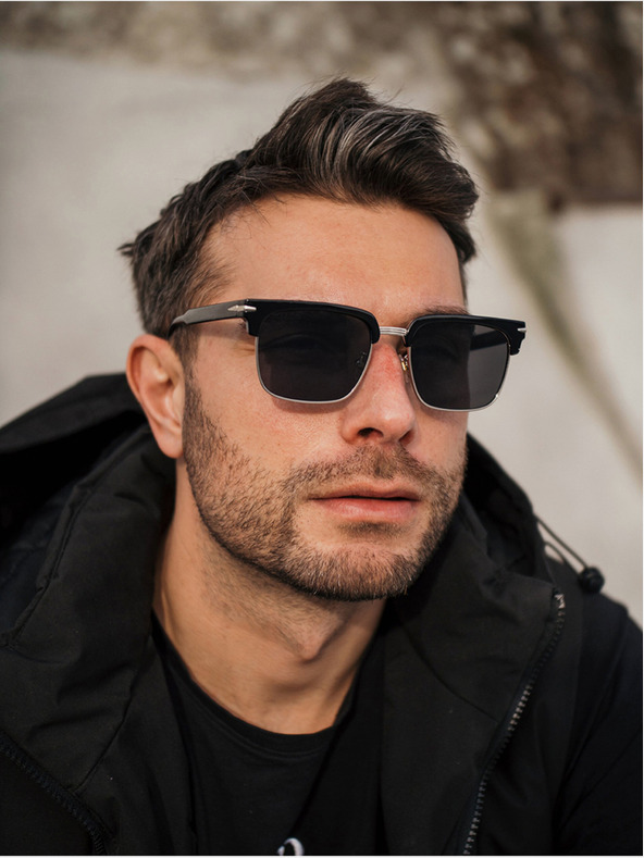 VEYREY VeyRey Beckham Stitch crne polarizirane sunčane naočale