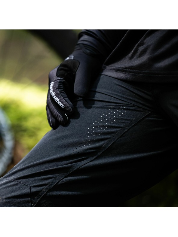 Horsefeathers Biciklističke hlače Stoker - crne HORSEFEATHERS