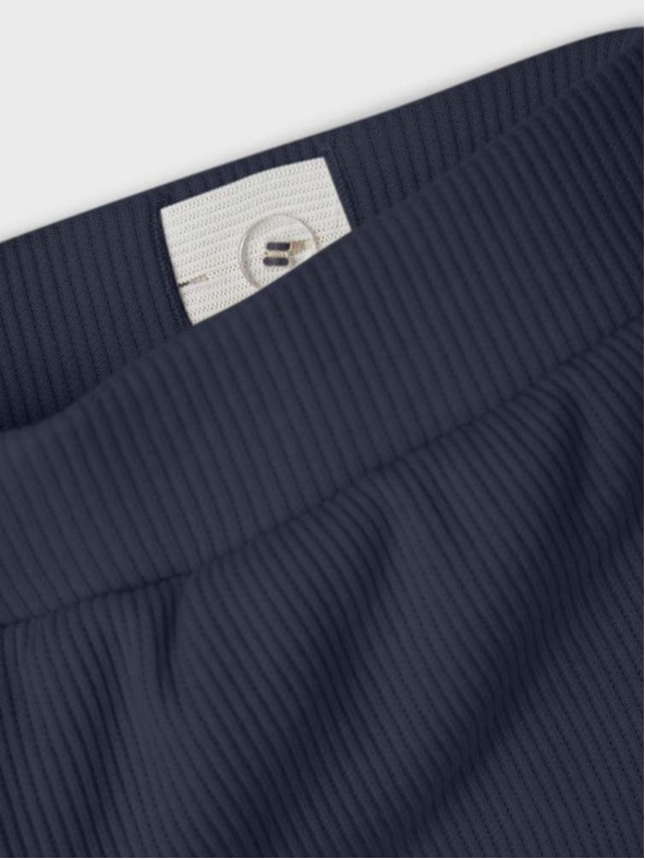 name it Tamnoplave djevojačke rebraste kratke hlače zovu je Tara